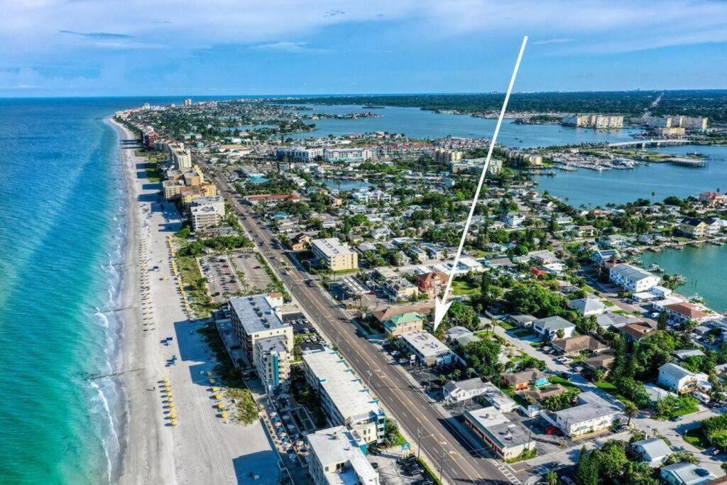 Sunset Beach Suites At Madeira Beach! Pet Friendly With Summer Breezes! - Suite 6 St. Pete Beach Kültér fotó
