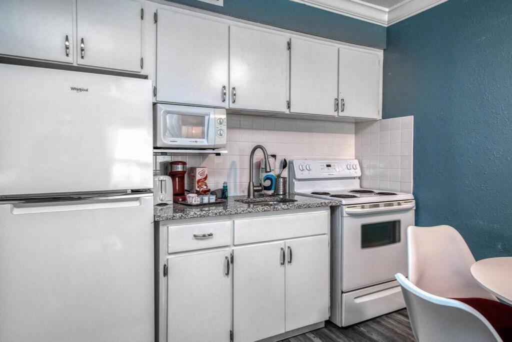Sunset Beach Suites At Madeira Beach! Pet Friendly With Summer Breezes! - Suite 6 St. Pete Beach Kültér fotó