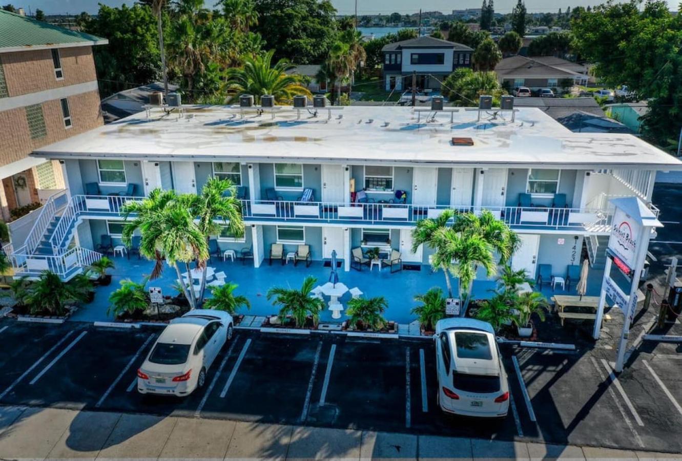 Sunset Beach Suites At Madeira Beach! Pet Friendly With Summer Breezes! - Suite 6 St. Pete Beach Kültér fotó